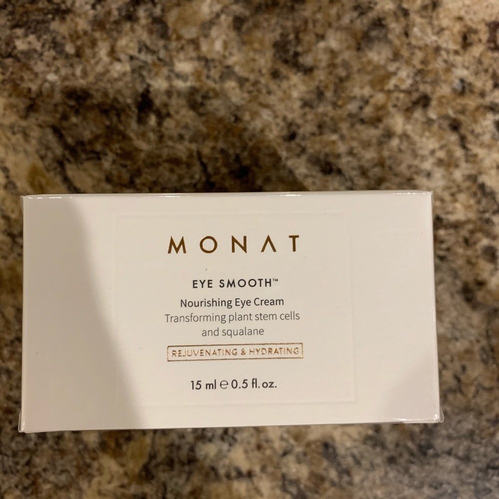 Monat eye smoothing cream